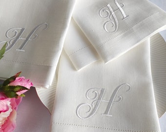 White Monogrammed Linen Napkins, Custom Napkin, Linen Wedding Napkins, Personalized Embroidered Napkins, Custom Napkin for Housewarming Gift