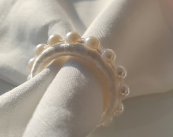 Napkin Rings, Pearl Bead Napkin Ring, Wedding Napkin Ring, Pearl Napkin Holders, Hand Beaded Ivory Pearl Napkin Rings, Dining Room, Wedding