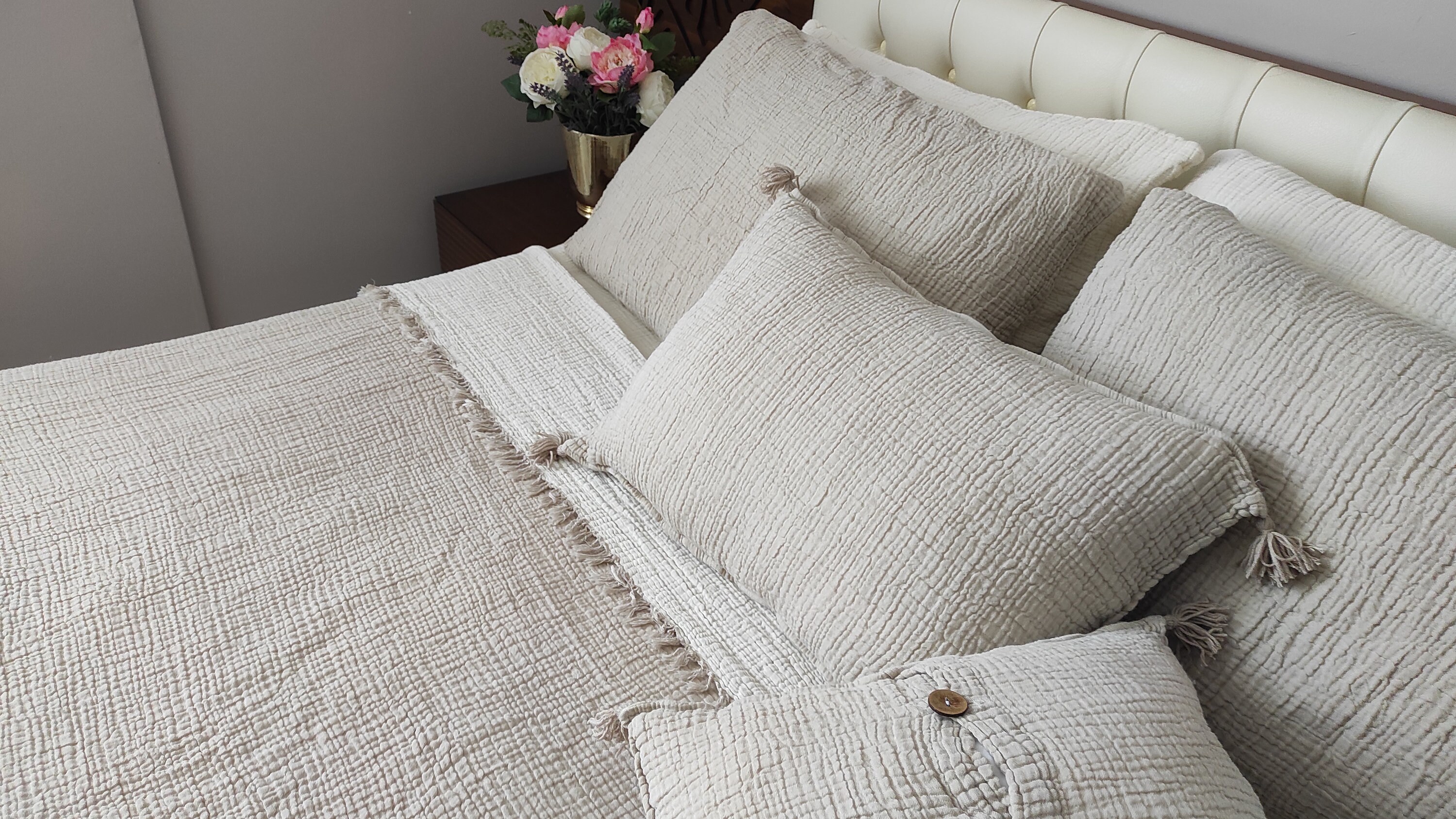 White blanket and pillow set cheap