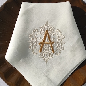 Embroidered Linen Napkins, Custom Monogrammed Napkins, Elegant Damask Monogrammed Linen Napkins, Custom Napkins, Dinner Napkins