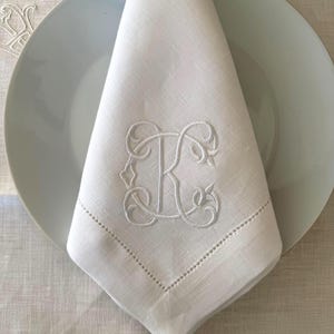 Benutzerdefinierte Hochzeit Leinenservietten, doppelt beschriftete Leinenservietten mit Monogramm, ineinander greifende Buchstaben-Leinenservietten, antike schicke Hochzeits-Servietten