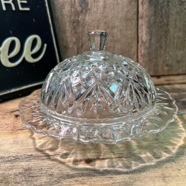 Vintage Anchor Hocking Prescut Pineapple Round Dome Lidded Butter/Cheese Dish