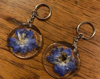 Custom Flower Keychain, Bridal Flower Preservation Keychain, Round 2 inches, Clover Memorial Keychain