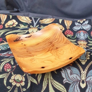 Yew square bowls
