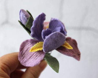 Iris brooch, Felt flowers, Flower brooch pin, Wool felt accessories, Fabric flowers, Wedding boutonnière, Mother's Day gift