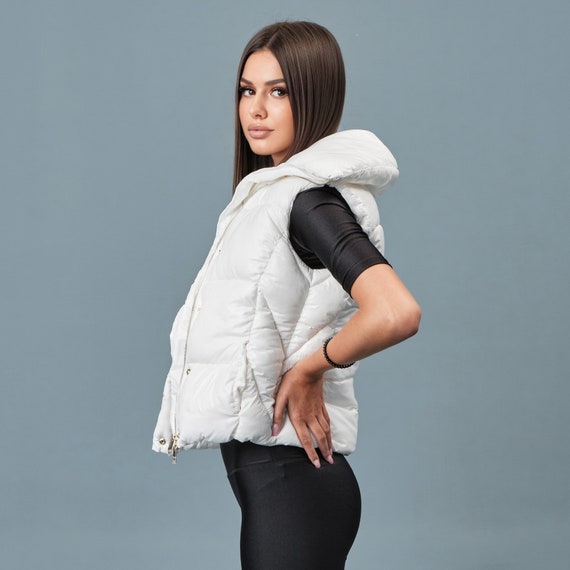 White Puffer Sleeveless Down Vest, Zipped Short Windbreaker White Puffer Sleeveless Down Vest, Zipped Short Windbreaker