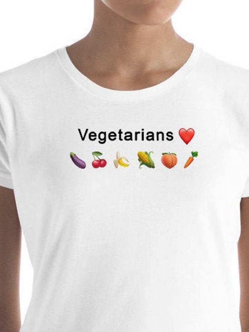 Vegetarians Love, Women's short sleeve t-shirt image 1