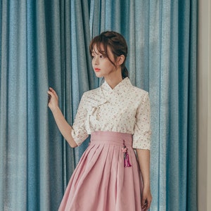 White Floral Modern Hanbok Blouse | Handmade Hanbok | women blouse jeogori | Casual flower pattern | Modern blouse | Pink mini Skirt | B.9_2