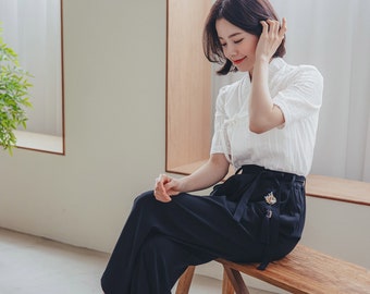 White Modern Hanbok Blouse | Korea Daily Hanbok | Casual Blouse jeogori | handmade women hanbok | Modern blouse | Navy Pants | B.11_1
