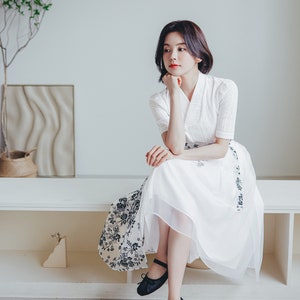 White Modern Hanbok Blouse | Korea Daily Hanbok | women hanbok for wedding | Handmade blouse jeogori | White Floral Skirt | B.11_2