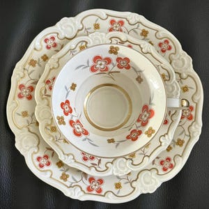 Gorgeous Vintage Weimar Ilka Porcelain Wide-mouthed Footed Tea Cup Trio, Germany