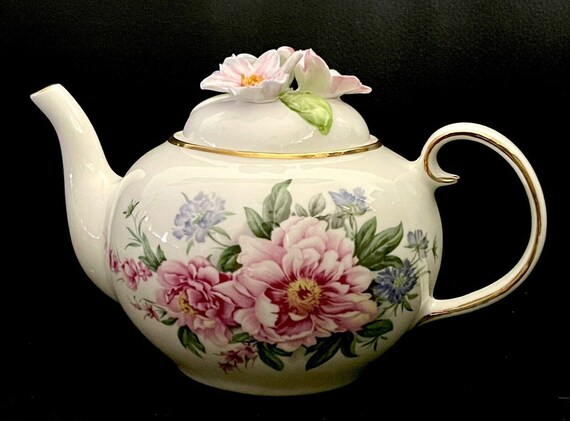 Royale Stratford Country Cottage Teapot Collection Border