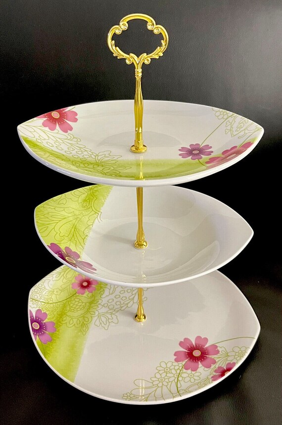 Unusual top cake stands