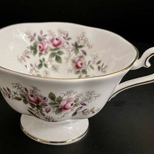 Royal Albert Lavender Rose Replacement Avon Shaped Tea Cup, England, VGC
