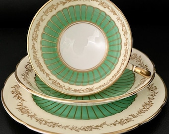 Paragon By Appointment Double Warrants Green Gold Teetasse Untertasse Teller