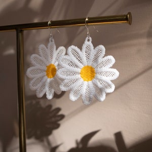 Daisy Earrings FSL Machine Embroidery Design, Floral Free Standing Lace, Retro Earrings, Spring Accessories, Summer Vibes, Cute Girly