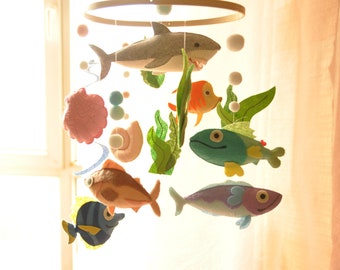 Móvil de cuna con temática marina, decoración de guardería con temática marina, juguetes de cuna con temática marina, móvil colgante de fieltro con forma de pez para decoración del hogar, primer regalo para recién nacido, móvil con grúa