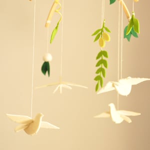 Dove Mobile/dove gift/pigeon Mobile/olive/Baby mobile/bird of peace/Baby gift/Nursery decor/Birthday Gift/Home Decor/hand made gift