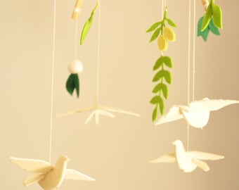 Dove Mobile/dove gift/pigeon Mobile/olive/Baby mobile/bird of peace/Baby gift/Nursery decor/Birthday Gift/Home Decor/hand made gift