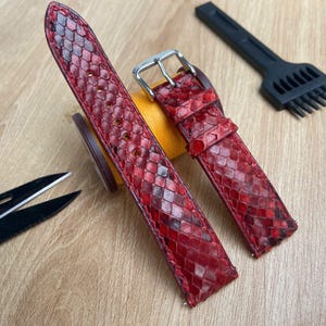 MÖRKRÖD ORM läderarmband, läderarmband, handgjort klockarmband, Anpassat armband 26 mm 24 mm 22 mm 21 mm 20 mm 18 mm 16 mm