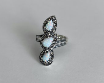 Damring med opal i sterlingsilver – vintagestil – naturlig opal
