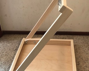 Frame loom, Large wooden table top loom, weaving, do-it-yourself tapestry