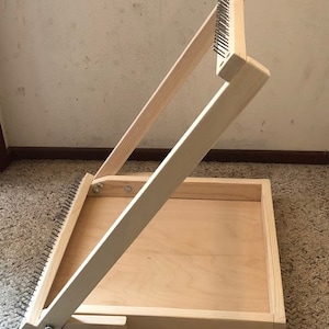 Frame loom, Large wooden table top loom, weaving, do-it-yourself tapestry
