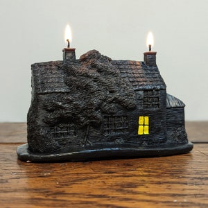 The House at Wailing Dip - Black beeswax candle