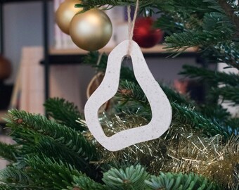 Décoration de Noël à suspendre pour sapin - objet écoresponsable fabriqué à partir de feuilles mortes