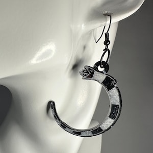 Sandworm Resin Dangle Drop Oorbellen Handgemaakte beetlejuice musical Tim Burton statement sieraden halloween gothic occulte spookdemon