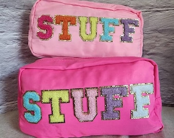 Bolsa de maquillaje de chenilla con parches de letras - Bolsa de viaje, bolsa de playa