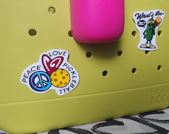 Dije para bolso Peace Love Pickleball Bogg - Botón hecho a mano