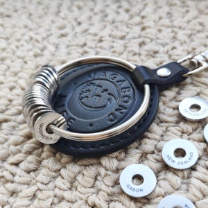 Traveler Black Vegan Schlüsselanhänger für besuchte Länder, Traveler Schlüsselanhänger, das beste Reisegeschenk, Reise Keychain Andenken, Country Washers
