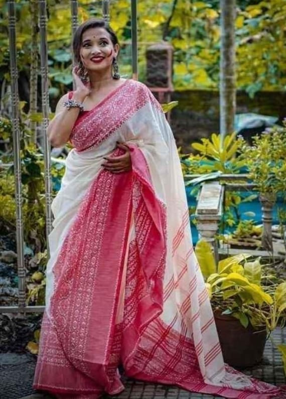 Discover more than 217 red and white handloom saree latest