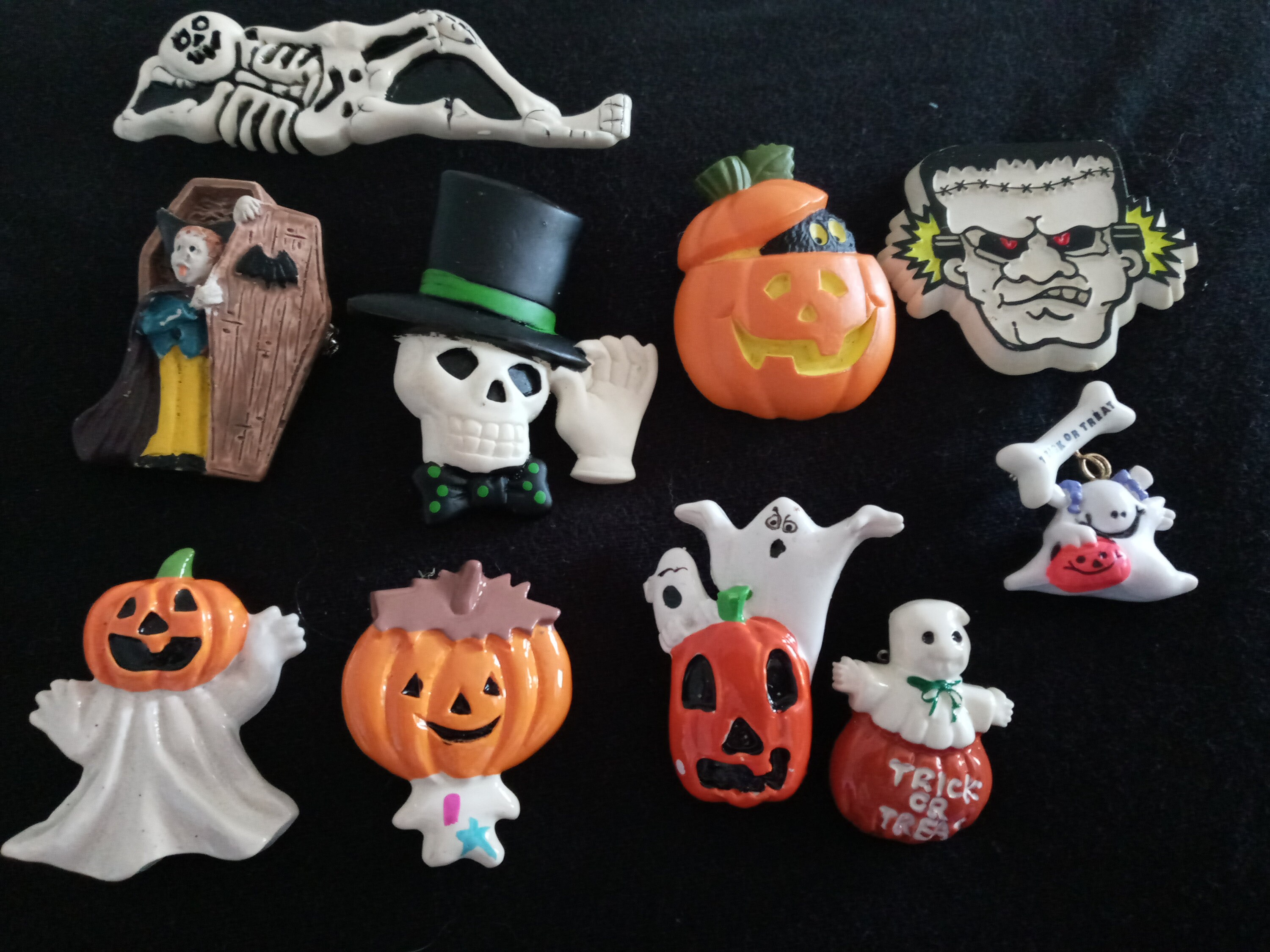 Halloween 10 Pins Vintage set of 10 Etsy