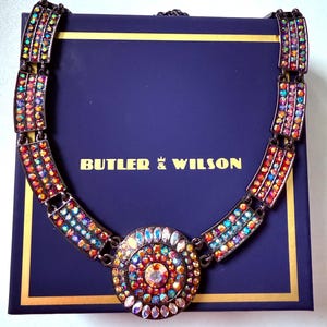 ladies vintage 90s Butler & Wilson Signed Multi Crystal Metallic Silver statement Necklace Collar (Boxed)  New No Tag