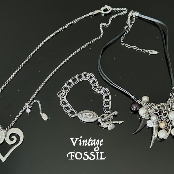 Ensemble de 3 articles Fossil vintage, colliers et bracelet en très bon état