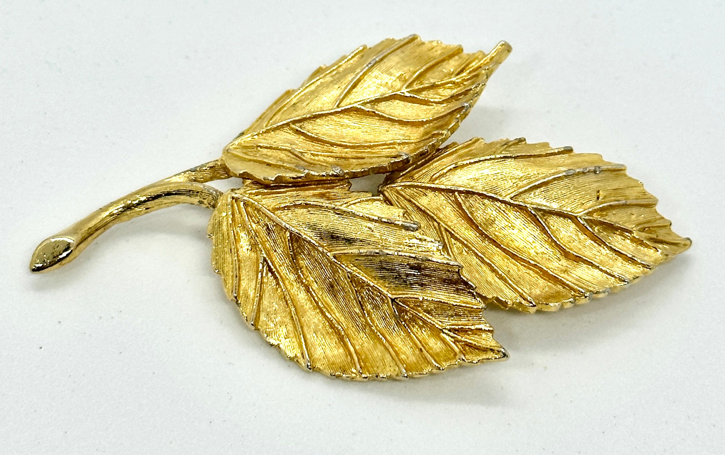 Vintage sphinx leaf brooch - Etsy 日本