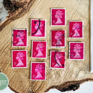 set di francobolli postali / set di 10 / rosa scuro / 3p Regina Elisabetta Gran Bretagna / anni '80 / francobolli postali d'epoca annullati britannici / Regno Unito