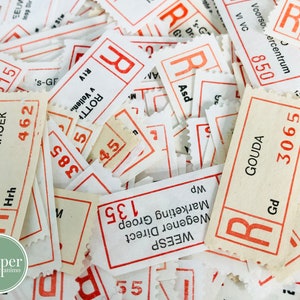 fascio di etichette postali olandesi vintage raccomandate / fascio di carta vintage / materiale effimero per scrapbooking / etichette rosse e bianche / nomi di città
