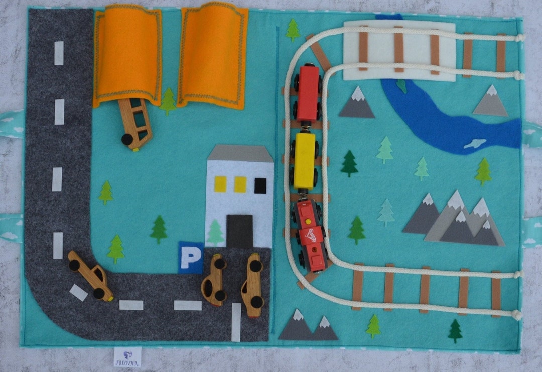 Fold up Felt Play Mat for Cars and Trains, Train Track, Travel Toy, Car