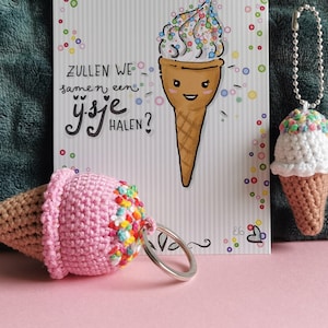 Gehaakt ijsje sleutelhanger met bijpassende kaart (2 opties!) / cadeautje / zomer / ijsje halen / jarig!