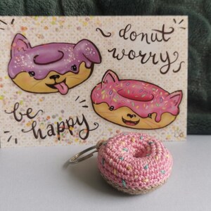 Gehaakte donut sleutelhanger met bijpassende wenskaart 'Donut worry, be happy' / blijmaker / positiviteit / schattig / cadeautje