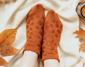 Ankle Summer Socks with Dots Knitting Pattern, Top Down Textured Knit Socks with Picot Cuff