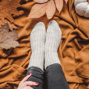 Easy Sock Knitting Pattern Beginner Friendly Sock Pattern DIY Sock Gift Christmas Knitting PDF Download Warm Winter Socks Knitted Socks Pattern Video Tutorial