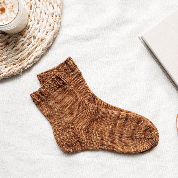 Beginner Socks Knitting Pattern, Simple Classic Wool Socks Knit Pattern, Easy Knit Sock Pattern, Cozy Warm Everyday Knit Socks