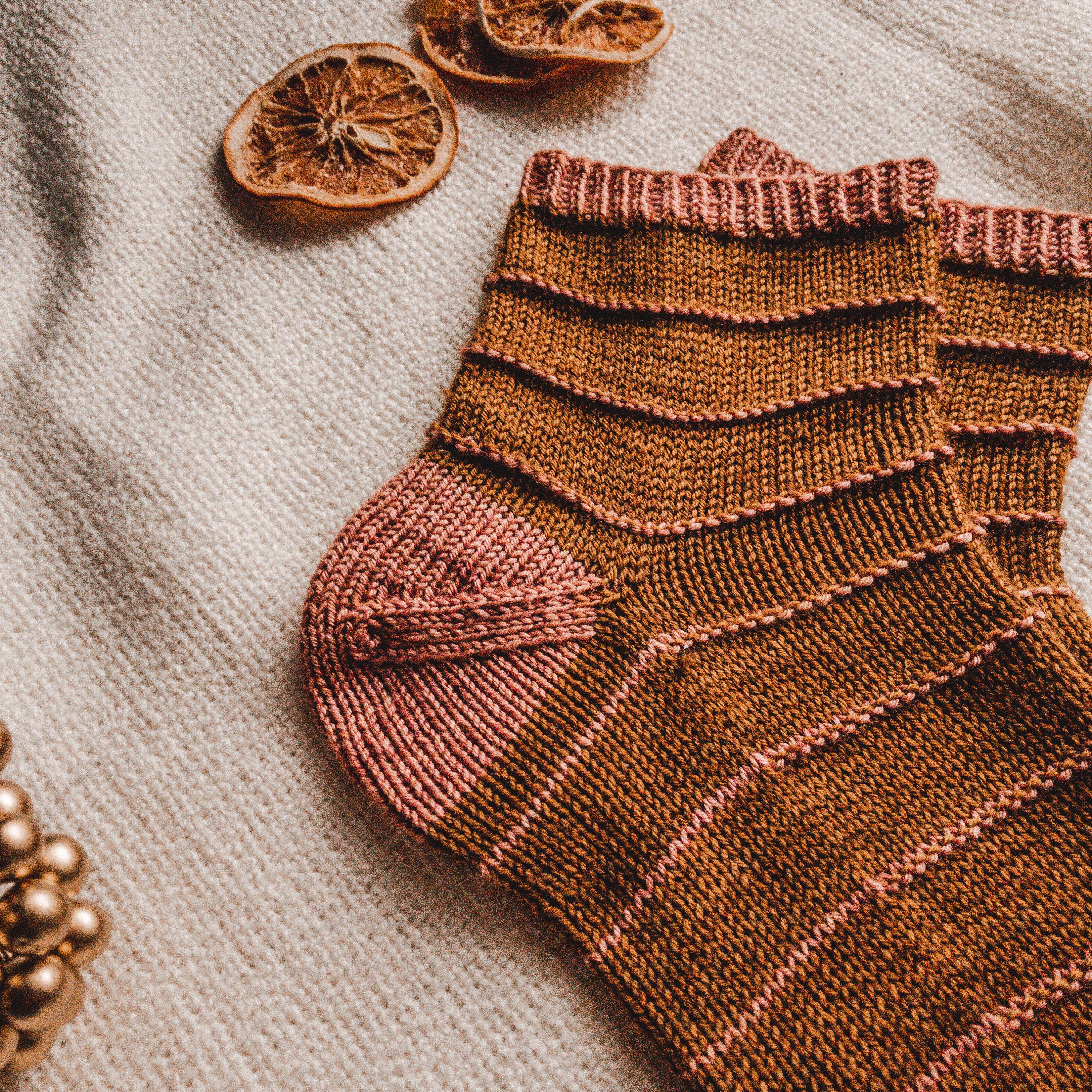 Beginner Basic Sock Knitting Pattern, Easy Knit Ankle Socks Pattern ...