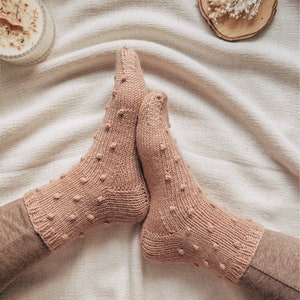 Easy Bobble Socks Knitting Pattern, Simple Knit Socks Pattern, Sock Knitting Pattern, Cozy Thick Warm Socks Knitting Pattern