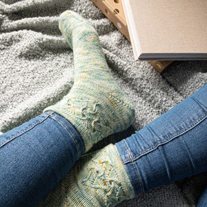 Lace Socks Knitting Pattern, Ankle Socks Knitting Pattern, Women Socks Knit Pattern, Lace Knit Socks Pattern, Simple Knit Wool Socks
