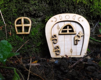 Puerta de hadas - Kit de autoensamblaje para jardín de hadas de 5,5” con puerta de hadas 3D, ojo de cerradura, manija de puerta en forma de hongo, marco de ventana y ventana separada.